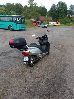 Suzuki Burgman AN 250 - 4