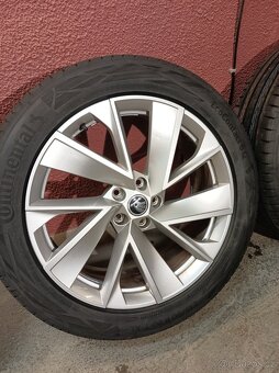 Prodám sadu alu disků Škoda Enyaq 20" Vega s novými pneu - 4