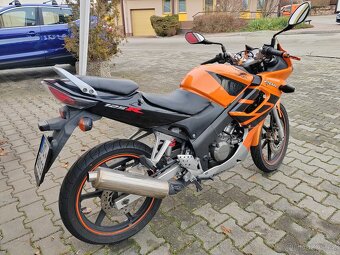Honda CBR 125R - 4