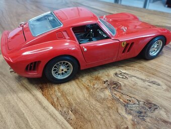 Ferrari GTO 1962 1/18 Bburago - 4