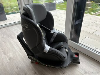 Prodaám Britax Römer Dualfix i-Size – otočná autosedačka - 4