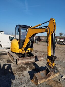 Pásový bagr jcb - 4