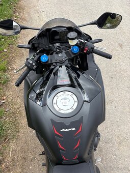 Honda CBR 600RR 2025 - možnost přidání okruhových doplňků - 4