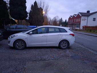 Hyundai i30 1.6i 88kw - 4