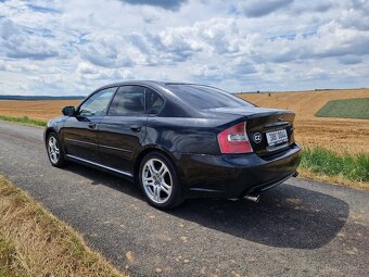 Subaru Legacy IV sedan 3.0 180kW - 4