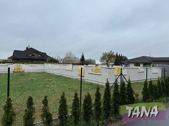 Prodej pozemku pro bydlení včetně rozestavěné stavby domu, 1 - 4