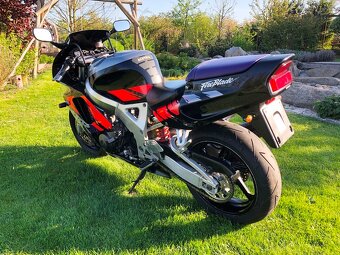 Honda CBR 900RR Fireblade, SC28, origo plasty i polepy - 4