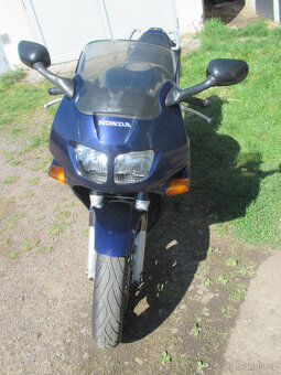 Honda VFR 750 RC36 II - 4