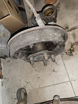 Prodám zadní nápravu na BMW 326. - 4