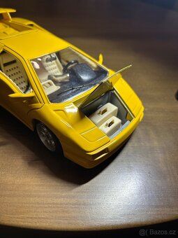 Lamborghini Diablo 1:18 - 4