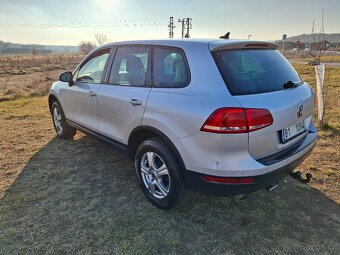 VW Touareg 3.0 TDI Klima Alu Tažné Model Model 2011 - 4