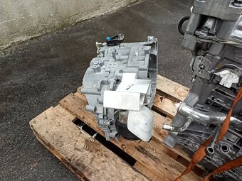 PŘEVODOVKA - VOLVO V70 - 2,4D D5 120KW - 4