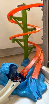 Hot Wheels Mega Ultimátní garáž se žralokem - 4
