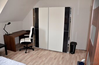 RUZNY NABYTEK - sedaci soupravy, postele, skříne, stoličky - 4