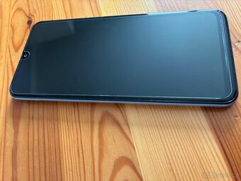Samsung Galaxy A50 petleťově bílý - 4