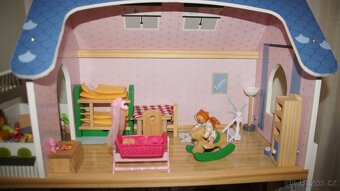 Dřevěný domeček pro panenky - 4