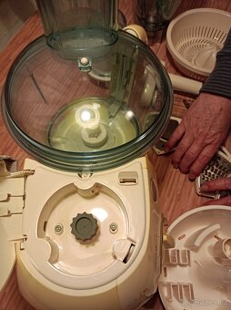 Prodám kuchyňský robot Moulimex s návodem - 4