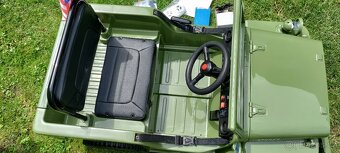 1místný elektrický Jeep Willys s 2.4G bluetooth DO, olivová - 4