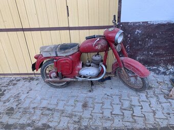 Jawa ČZ 175 - 4