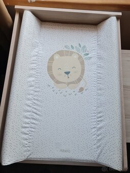 Přebalovací pult na komodu - 4