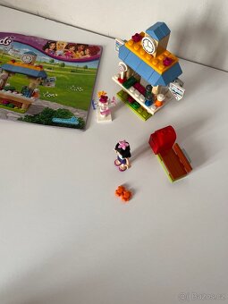 LEGO Friends 41098 Andrejin stánek pro turisty - 4