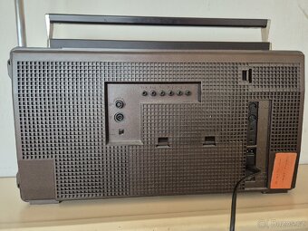 Grundig Satellit 2400 SL Professional – sběratelské rádio - 4
