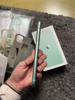 Apple iPhone 11 64GB - 4