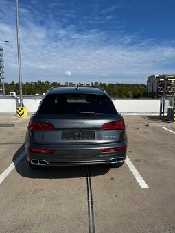 Audi Q5 S-Line - 4