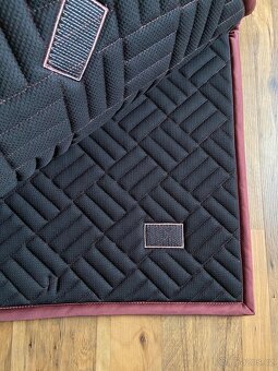 Podsedlova decka Equestrian Stockholm New Maroon DL - 4