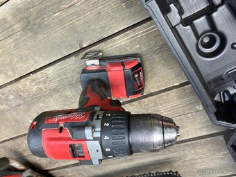 Aku vrtačka s příklepem Milwaukee 18V 2x2Ah - 4