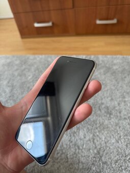 iPhone SE 2020 - 4