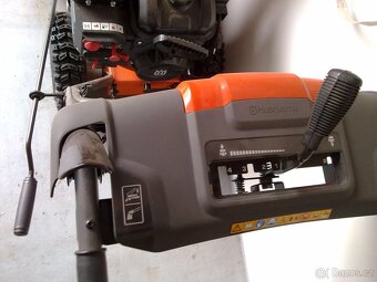 Sněhová fréza Husqvarna ST124 - 4