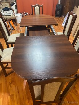 Rozkládací jídelní stůl + 6 židlí - 4