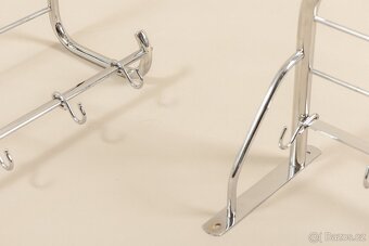 NÁSTĚNÝ VĚŠÁK-FUNKCIONALISMUS - 4