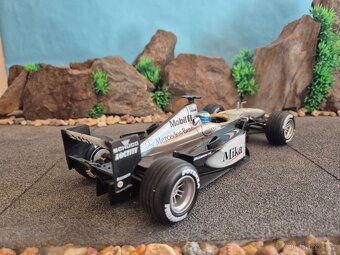 Prodám model formule F1 1:18 Mercedes Benz Mclaren MP4/15 - 4
