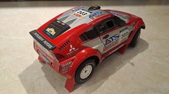 Mitsubishi Pajero Ebolution Dakar 1:18 - 4