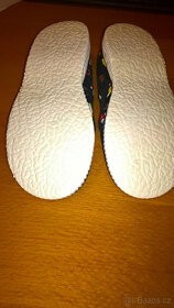 retro papuče 3x, Děts. papučky 2x, ponožky,důchodky,holínky - 4