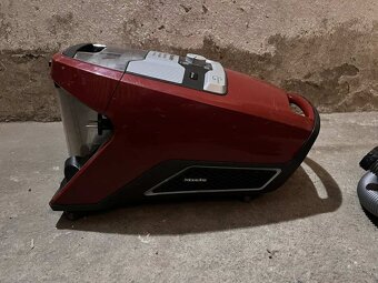 Miele Blizzard CX1 - 4