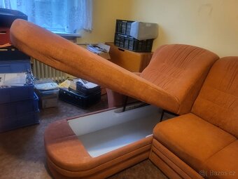 Sedačka s křeslem a taburetem - 4