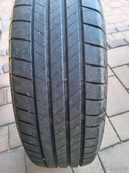 Pneu 205/60 R16 - 4