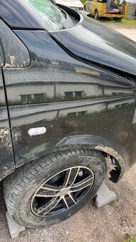VW Transporter Multivan - díly z havarovaného vozu - 4