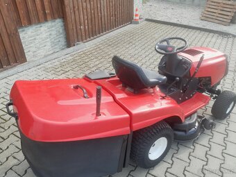 ZAHRADNÍ TRAKTOR HUSQVARNA - 4