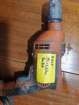 Black & Decker CD714CRES Vrtačka s příklepem 710W CD714CRES - 4