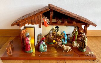 Starý velký dřevěný betlém s osvětlením - 4