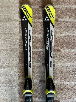 Prodám lyže Fischer RC4 Superior SC + vázání + hůlky LEKI - 4