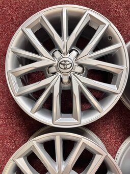 5x114,3 R17 ORIGINÁL Alu Toyota Corolla 2022 - JAKO NOVÉ - 4