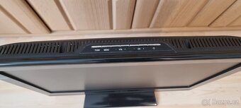 Malá LCD TV 22" 56cm - 4
