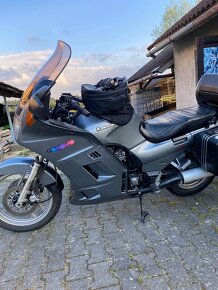 Kawasaki GTR 1000 - 4