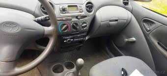 Toyota Yaris 1.0 vvti 50kw - 4