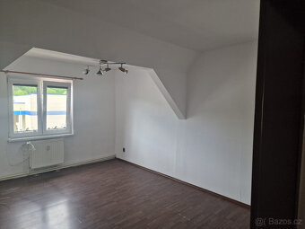 Podkrovní byt 2+1 k pronájmu - 4